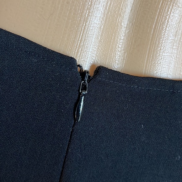 GUESS TUX HALTER BLACK &WHITE JUMPSUIT Sz 4 - Picture 14 of 16